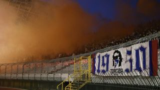 Torcida se uz svijeće, bengalke i molitvu dostojanstveno oprostila od svog kolege Žana Ojdanića na sjevernoj tribini Poljuda. Foto: Ivo Čagalj/PIXSELL Torcida se uz svijeće, bengalke i molitvu dostojanstveno oprostila od svog kolege Žana Ojdanića na sjevernoj tribini Poljuda. Foto: Ivo Čagalj/PIXSELL