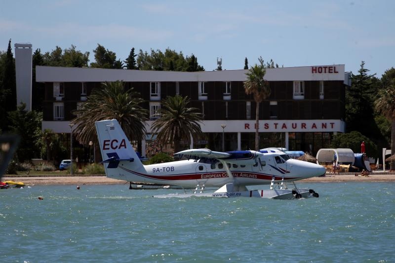 Novalja: Hidroavion sve popularniji način prijevoza između otoka i kopna
