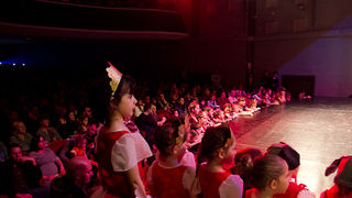 Plesna čestitka Zadarskog plesnog ansambla, Foto: Leo Banić Plesna čestitka Zadarskog plesnog ansambla, Foto: Leo Banić