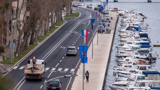 Zadar ukrašen zastavama ususret obljetnici akcie Maslenica