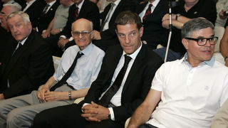 Split, 270611.
Danas je u kino sali na poljudskom stadionu odrzana komemoracija za preminulog Tomislava Ivica nogometnog trenera.
Zorislav Srebric, Ante Pavlovic, Slaven Bilic, Aljosa Asanovic
Foto: Jakov Prkic / Cropix Split, 270611.
Danas je u kino sali na poljudskom stadionu odrzana komemoracija za preminulog Tomislava Ivica nogometnog trenera.
Zorislav Srebric, Ante Pavlovic, Slaven Bilic, Aljosa Asanovic
Foto: Jakov Prkic / Cropix