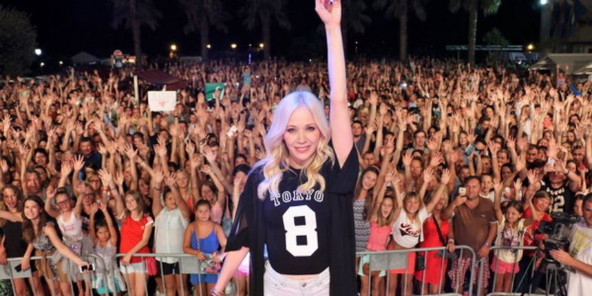 Virska noć 2016: Jelena Rozga i spektakularni vatromet za 25 tisuća fanova. Foto: Virski list