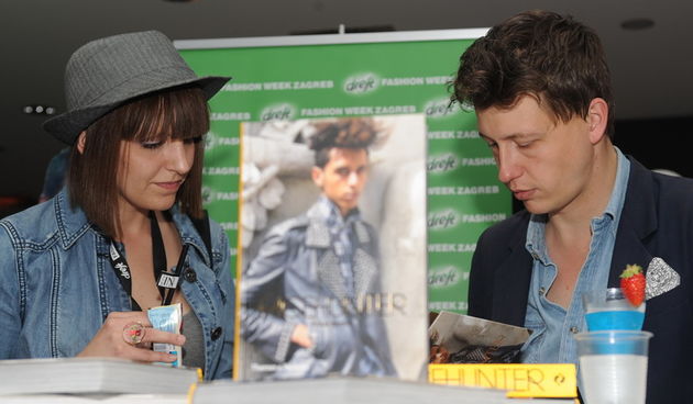 Zagreb,  2005 11.
15. tjedan mode poceo je u Hypo centru . Na Dreft Fashion Weeku, za sezonu jesen/zima 2011/2012. koji se odrzava od 19. do 21. svibnja u Hypo centru biti ce prezentirani podjednako hrvatski i inozemni dizajneri. 
Na slici:  Yvan Rodic, F