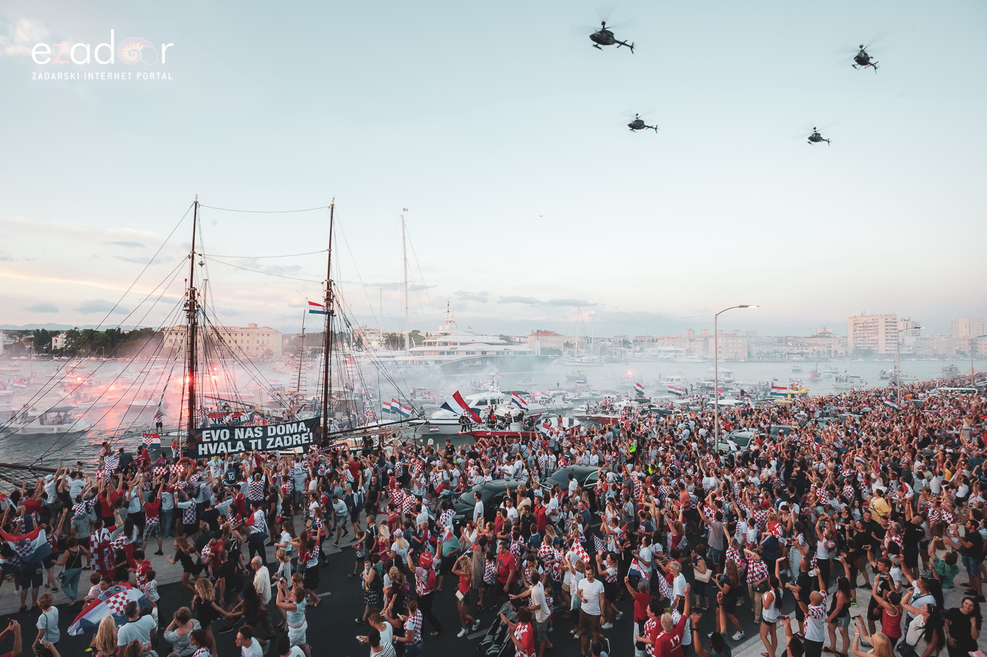Zadar priredio čudesan doček svojim Vatrenim herojima (1)