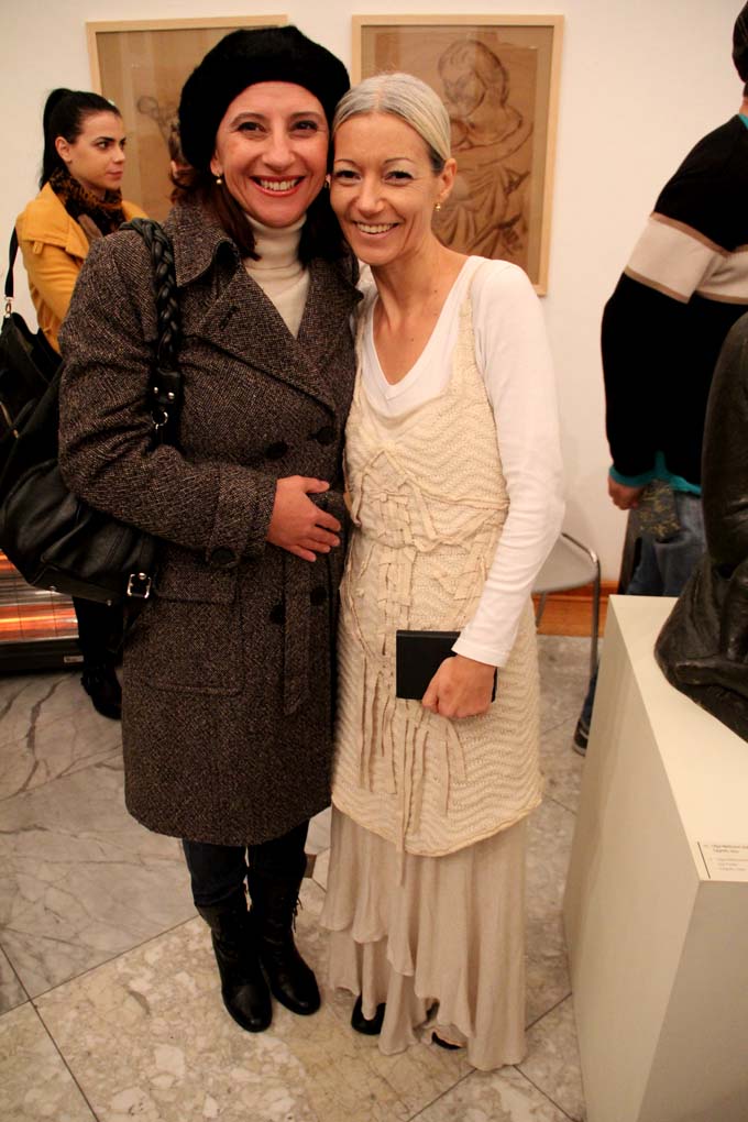 Glazbeno-plesni performans “Ona koja nosi”, foto: Iva Perinčić Glazbeno-plesni performans “Ona koja nosi”, foto: Iva Perinčić