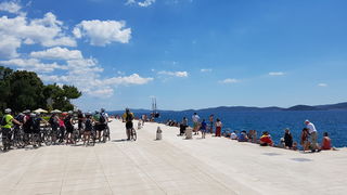 Đir uz more 19. srpnja 2016. – Uvala Draženica, kupalište Jadran, Moprske orgulje i Pozdrav suncu, zadarska riva… Foto: Mladen Malik Đir uz more 19. srpnja 2016. – Uvala Draženica, kupalište Jadran, Moprske orgulje i Pozdrav suncu, zadarska riva… Foto: Mladen Malik