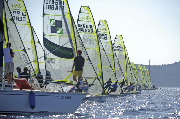 Zadar, 020909.
Europsko prvenstvo u jedrenju za klasu 49er 2009.
Danas se vozi treci dan regata na Europskom prvenstvu u klasi  49er koje se odrzava od 29. kolovoza do 5. rujna u organizaciji JK Uskok. 
Iako se start odgodio za vise od 2 sata odrzana su d