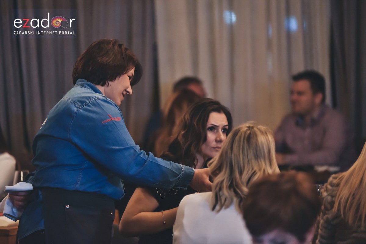 Uskrs u Harbor Cookhouse & Clubu uz klapu Iskon Uskrs u Harbor Cookhouse & Clubu uz klapu Iskon