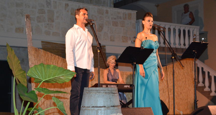 Privlačko ljeto: Nastupili Đani Stipaničev, Nera Gojanović i Gordana Pavić Privlačko ljeto: Nastupili Đani Stipaničev, Nera Gojanović i Gordana Pavić