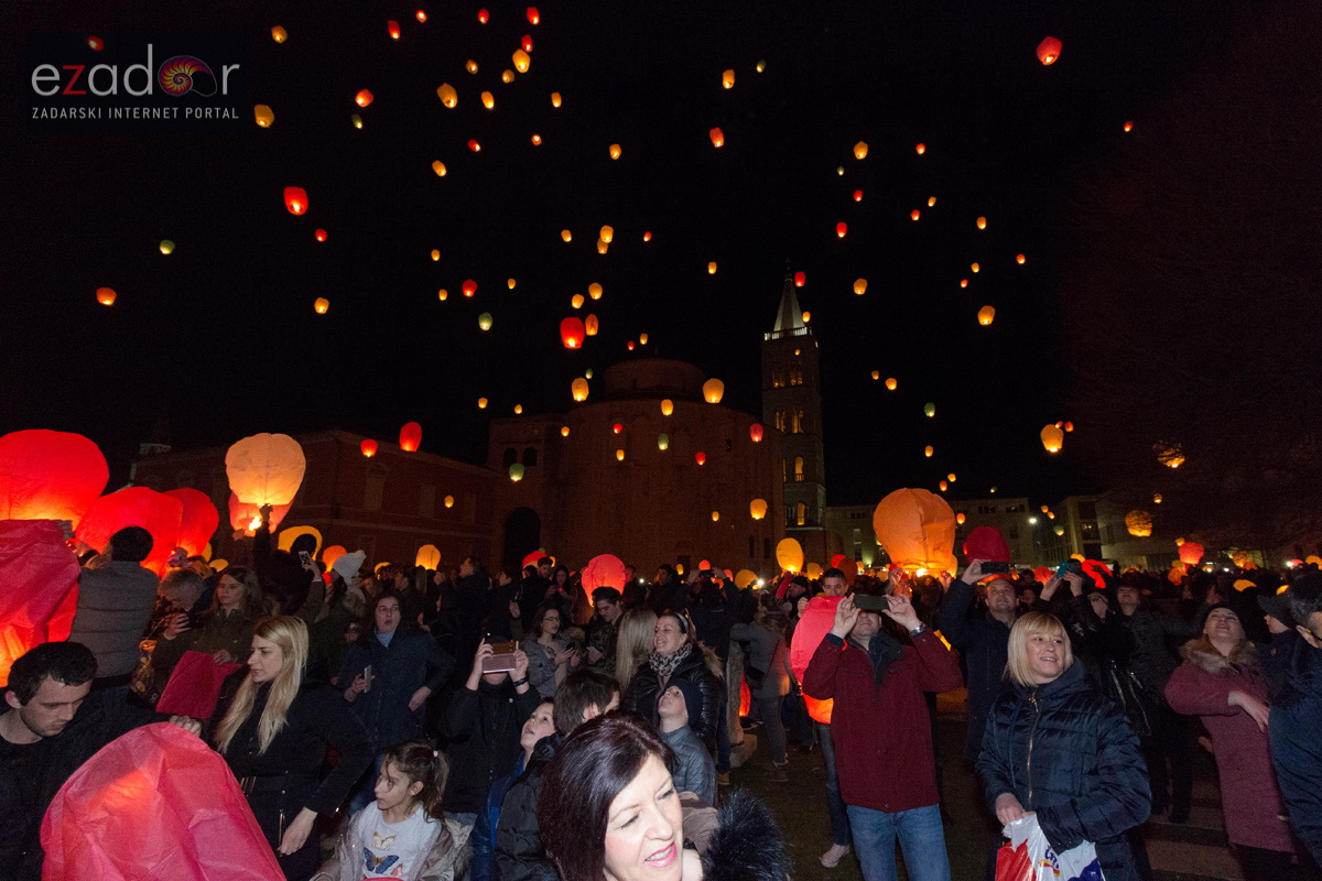 Humanitarni svjetlosni spektakl “Zaželi ljubav” na zadarskom Forumu, 18. veljače 2017. Humanitarni svjetlosni spektakl “Zaželi ljubav” na zadarskom Forumu, 18. veljače 2017.