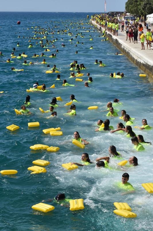 Jubilarni 10. dm Millennium Jump na zadarskoj rivi, Photo: Dino Stanin/PIXSELL Jubilarni 10. dm Millennium Jump na zadarskoj rivi, Photo: Dino Stanin/PIXSELL