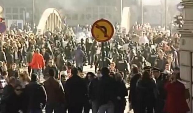 Provjedi u Sarajavu postali nasilni, foto: twitter.com