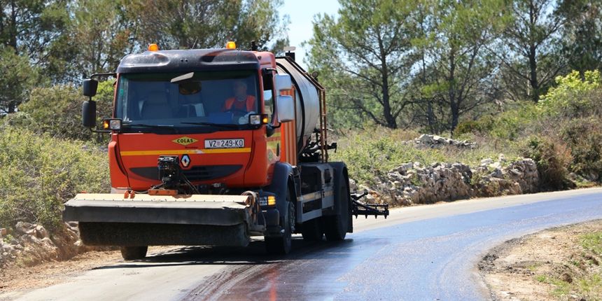 Vir: Radovi na postavljanju javne rasvjete i asfaltiranju prometnica