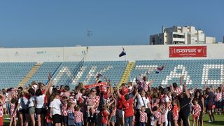 Šime Strikoman i nekoliko stotina Zadrana u Stanovima snimili milenijsku fotografiju u podrške Vatrenima Šime Strikoman i nekoliko stotina Zadrana u Stanovima snimili milenijsku fotografiju u podrške Vatrenima