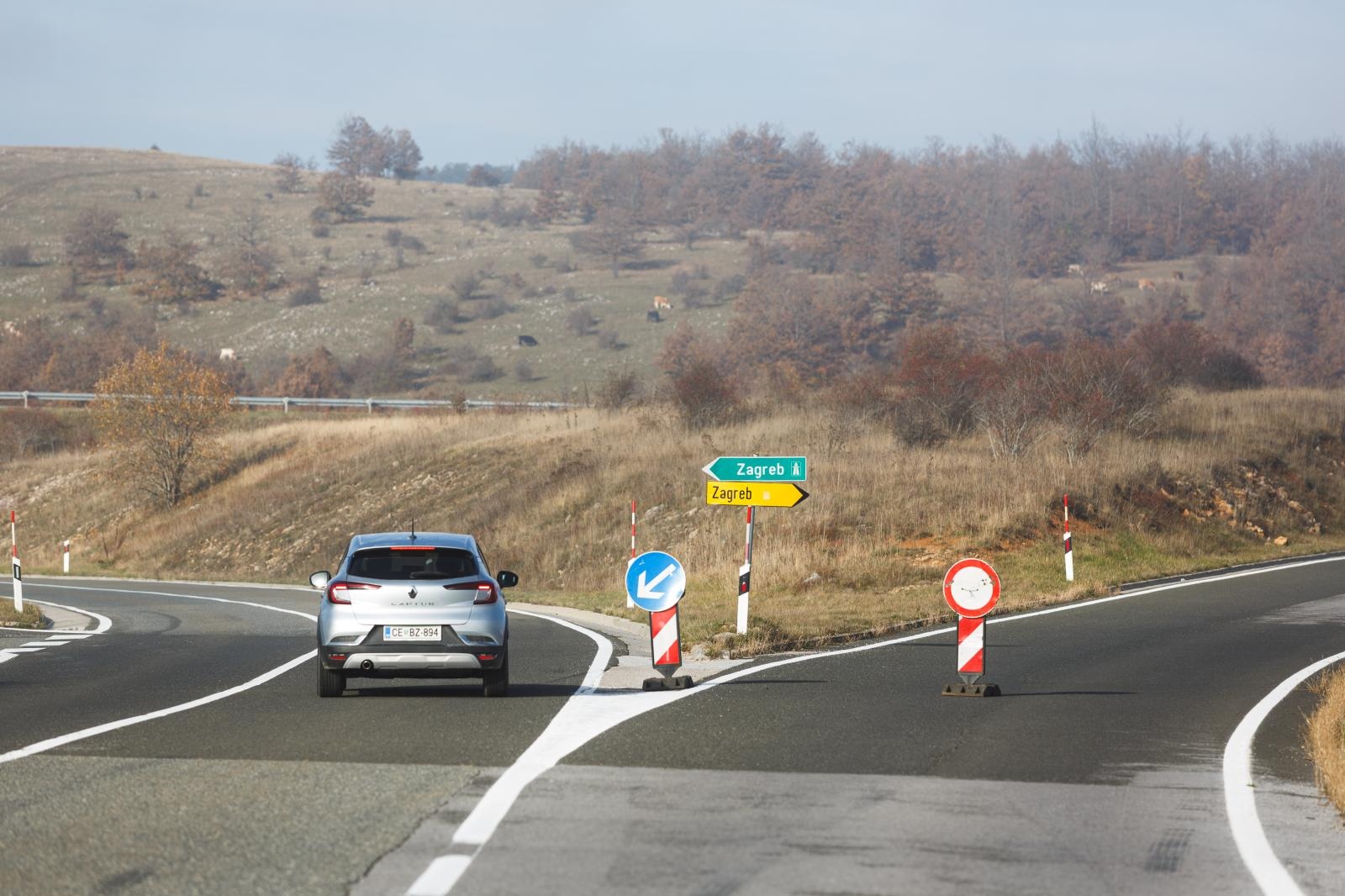 Jošani: Tri osobe poginule u frontalnom sudaru između dva automobila Jošani: Tri osobe poginule u frontalnom sudaru između dva automobila