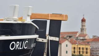 U betinskom brodogradilištu Ante Fržopa svečano je porinut novoizgrađeni tradicionalni murterski brod – leut pod imenom Orlić. Foto: Hrvoje JelavićIPIXSELL
