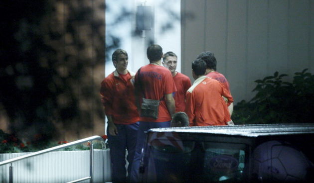 Rovinj, Funtana, 091009.

Pripreme nogometne reprezentacije  za kvalifikacijski susret sa Kazahstanom za SP 2010 u Juznoj Africi. 

Hrvatski reprezentativci u vecernjem izlasku u tridesetak kilometara udaljenom mjestu Funtana u konobi  More. Izlazak je tr