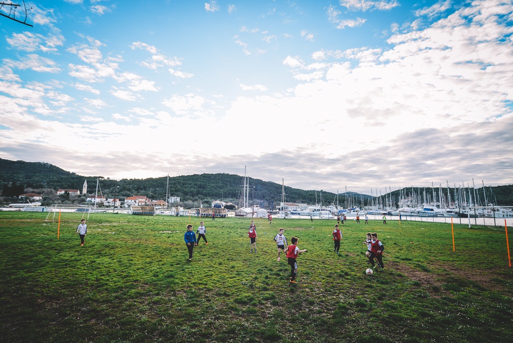 Đir po Sutomišćici Đir po Sutomišćici