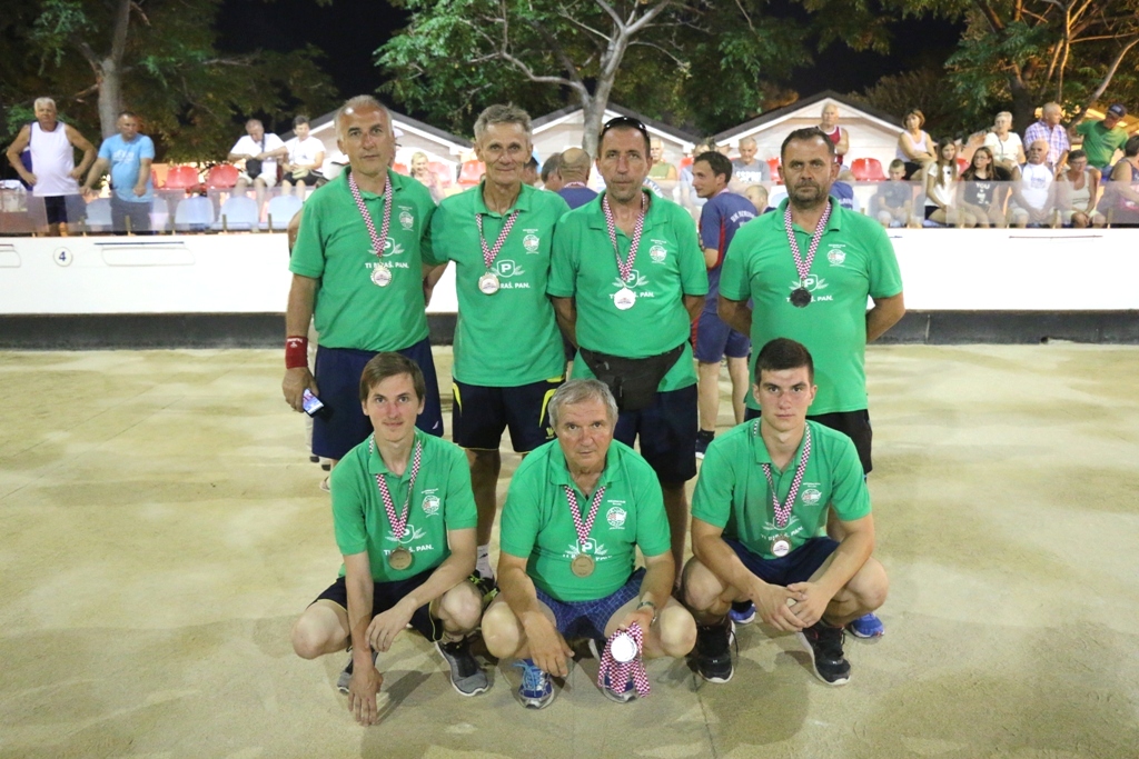 Boćari Marinića iz Viškova kod Rijeke osvojili boćarski Kup Hrvatske na završnom turniru u Viru Boćari Marinića iz Viškova kod Rijeke osvojili boćarski Kup Hrvatske na završnom turniru u Viru