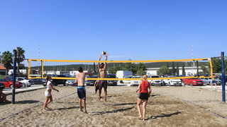 Na plaži Punta u Bibinjama održan 6. Memorijalni turnir u odbojci na pijesku za Tomislav Sikirića – Siku. Foto: Leo Banić Na plaži Punta u Bibinjama održan 6. Memorijalni turnir u odbojci na pijesku za Tomislav Sikirića – Siku. Foto: Leo Banić