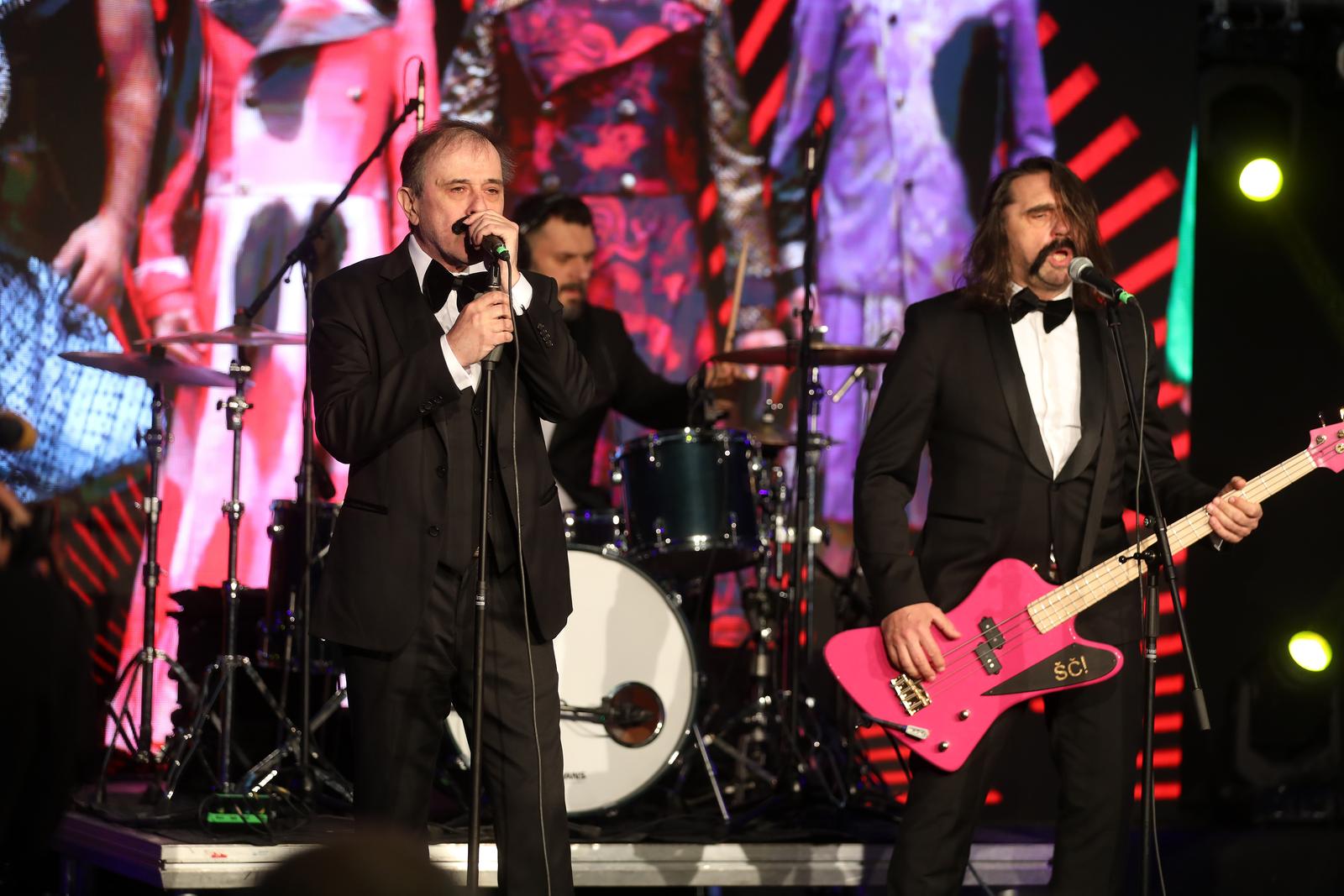 Let 3 nastupio na svečanom obilježavanju 50. obljetnice Sveučilišta u Rijeci Let 3 nastupio na svečanom obilježavanju 50. obljetnice Sveučilišta u Rijeci