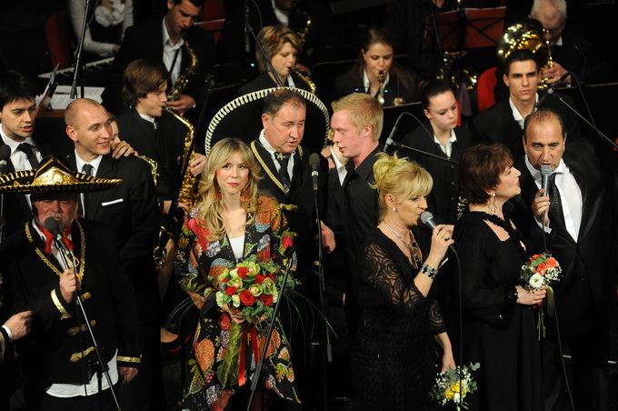Zadar, 190313.
Gradska glazba Zadar organizirala je u HNK Zadar koncert povodom 20. godisnjice smrti Tomislava Ivcica. Uz Gradsku glazbu i klapu Niko kao domacine, nastupili su Mladen Grdovic, Zorica Kondza, Marina Tomasevic, Davor Pekota, Zoran Jelenkovi Zadar, 190313.
Gradska glazba Zadar organizirala je u HNK Zadar koncert povodom 20. godisnjice smrti Tomislava Ivcica. Uz Gradsku glazbu i klapu Niko kao domacine, nastupili su Mladen Grdovic, Zorica Kondza, Marina Tomasevic, Davor Pekota, Zoran Jelenkovi