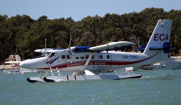 Novalja: Hidroavion sve popularniji način prijevoza između otoka i kopna