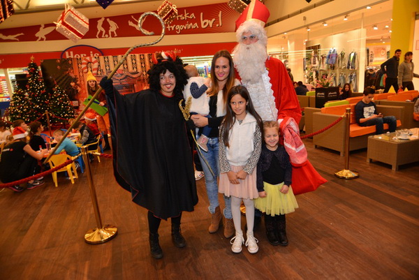 Sveti Nikola u Supernova centru 6. prosinca 2016.  Foto: Iva Perinčić