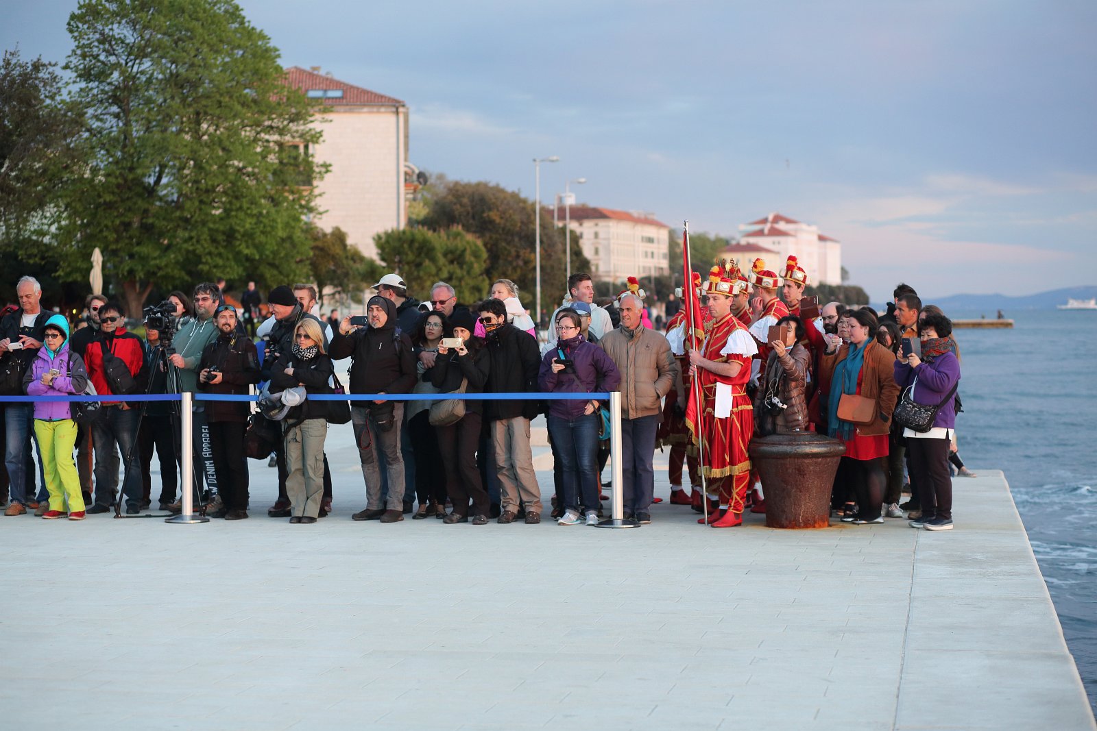 HGD Sv. Cecilija izvelo korčulanski viteški ples “Moreška” na Pozdravu suncu