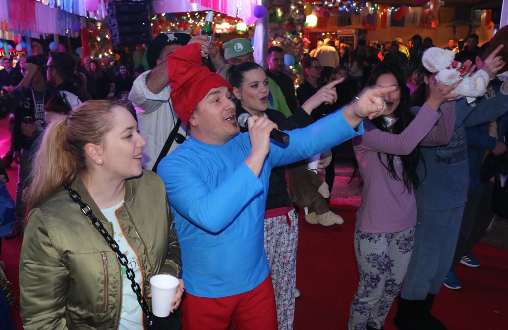 Virske maškare: Nedjelja u znaku zvijezdice Meri, Tota i Tempo Banda