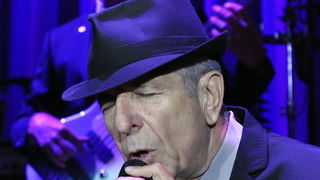 Zagreb, 250710.
Velicanstveni koncert legendarnog kanadskog kantautora Leonarda Cohena u prepunoj zagrebackoj Areni .
Foto : Jadran Babic / CROPIX