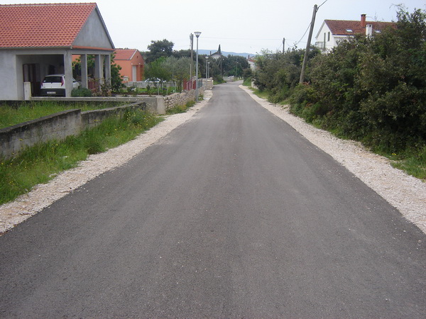 Sukosan, asfaltirane ceste