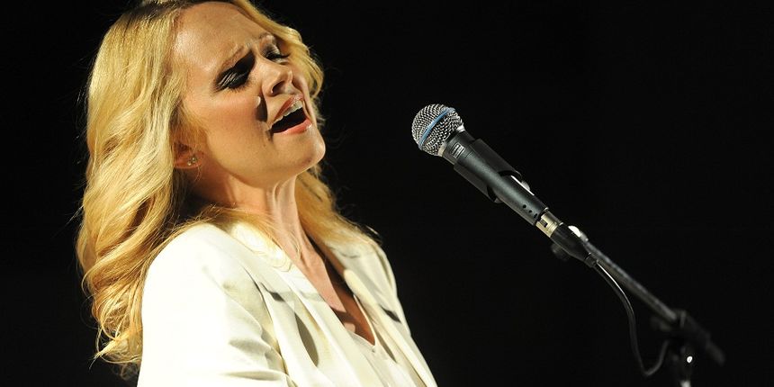 Sinoc je u crkvi Sv. Sime odrzan koncert duhovne glazbe Tatjane Matejas Cameron poznate kao Tajci i zbora Apostoli mira. Na fotografiji: Tajci Foto: Luka Gerlanc / CROPIX