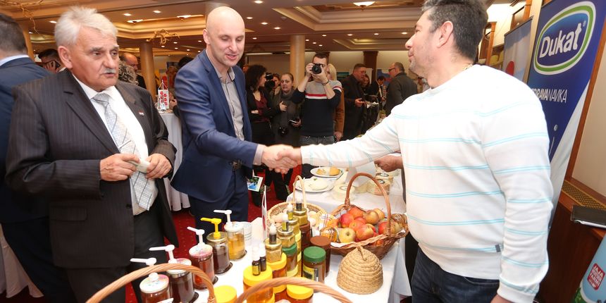 Ministar Tomislav Tolušić otvorio manifestaciju Doručak s hrvatskih farmi Ministar Tomislav Tolušić otvorio manifestaciju Doručak s hrvatskih farmi