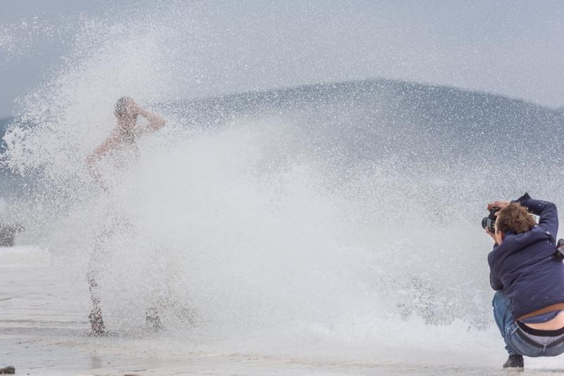 Tijekom snimanja reklamne kampanje valovi doslovno “okupali” manekenku na zadarskoj rivi