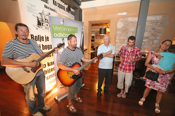 Degustacija vina mariborske vinarije Vinag u Restoran Baru Atrij Degustacija vina mariborske vinarije Vinag u Restoran Baru Atrij