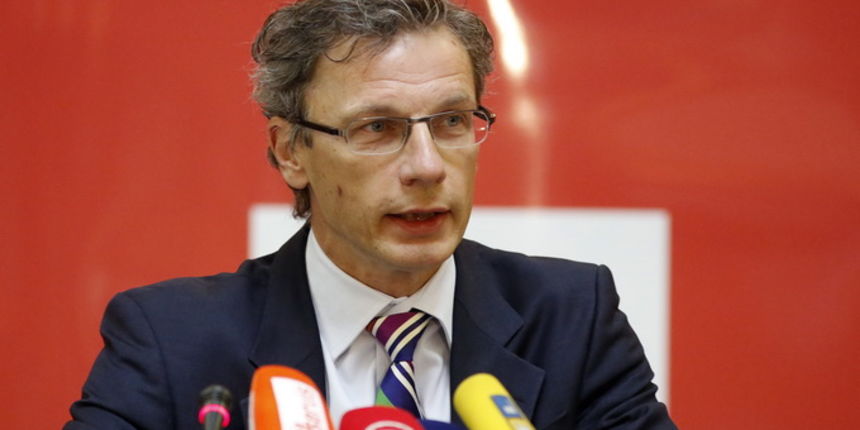 Zagreb, 150213.
Hrvatska narodna banka.
Konferencija na temu – Medjunarodna konkurentnost i poslovna privlacnost Hrvatske.
Na fotografiji: Boris Vujcic guverner HNB-a .
Foto: Damjan Tadic / CROPIX Zagreb, 150213.
Hrvatska narodna banka.
Konferencija na temu – Medjunarodna konkurentnost i poslovna privlacnost Hrvatske.
Na fotografiji: Boris Vujcic guverner HNB-a .
Foto: Damjan Tadic / CROPIX