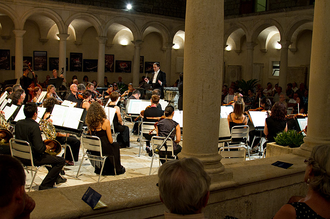 Orchestra Mitteleuropea u klaustru crkve Sv. Frane, Foto: Leo Banić