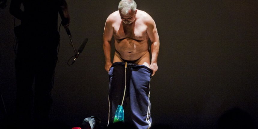 Zagreb, 230912.
Veceras je u KD Vatroslav Lisinski premijerno izvedena predstava Montazstroja 55+ u kojoj volonterski glumi 55 anonimaca starijih od 55 godina.
Foto: Neja Markicevic / CROPIX Zagreb, 230912.
Veceras je u KD Vatroslav Lisinski premijerno izvedena predstava Montazstroja 55+ u kojoj volonterski glumi 55 anonimaca starijih od 55 godina.
Foto: Neja Markicevic / CROPIX