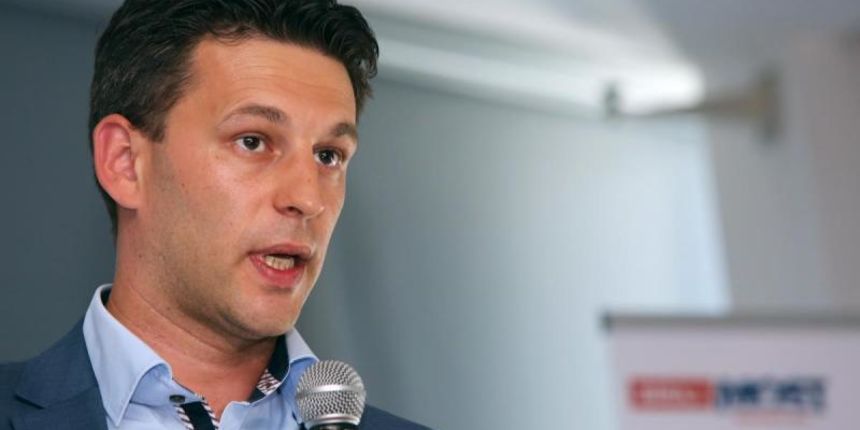 Osijek – Predstavljanje programa kandidata Mosta nezavisnih lista koje je predvodio Bozo Petrov. Photo: Marko Mrkonjic/PIXSELL Osijek – Predstavljanje programa kandidata Mosta nezavisnih lista koje je predvodio Bozo Petrov. Photo: Marko Mrkonjic/PIXSELL