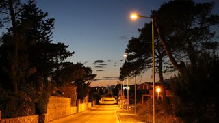 Rekonstrukcija ceste D-306 na Viru: Zasvijetlilo od Virskog mosta do centra!