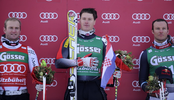 Kitzbuhel, 210111.
Fis Audi World Cup, Svjetski skijaski kup u Kitzbuhelu utrka Super G.
Na slici: Ivica Kostelic pobjednik Super G na postolju sa Georgom Streitbergerom i Akselom Lundom Svindalom.
Foto: Drago Sopta / CROPIX Kitzbuhel, 210111.
Fis Audi World Cup, Svjetski skijaski kup u Kitzbuhelu utrka Super G.
Na slici: Ivica Kostelic pobjednik Super G na postolju sa Georgom Streitbergerom i Akselom Lundom Svindalom.
Foto: Drago Sopta / CROPIX