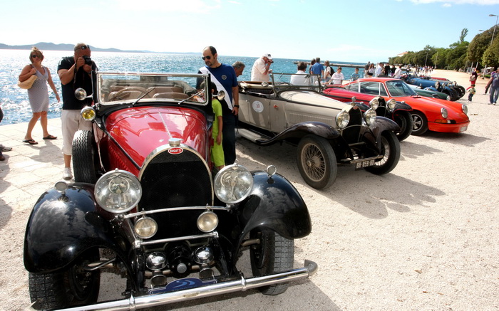 Zadar, 050612.
Oldtimer Rally “2Fast4You” na relaciji Ancona – Makarska – Dubrovnik – Zadar – Split odrzava se od 1. – 7. lipnja 2012. godine u organizaciji talijanske agencije “Solo Croazia” . Danas su sudionici rallya svoje limene ljubimce u posljepodne