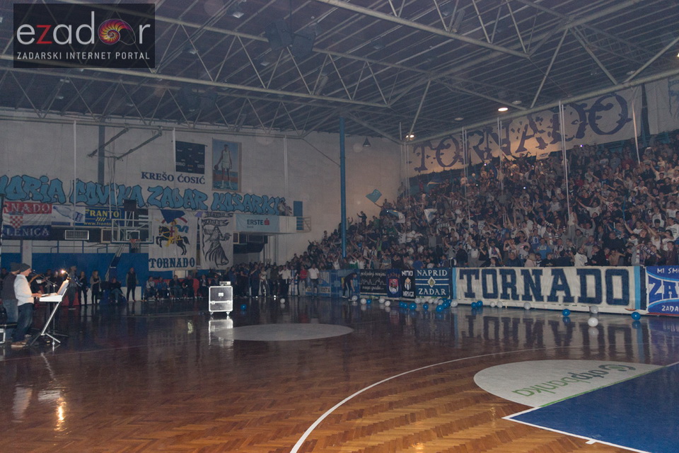Humanitarno gledanje utakmice Zadar-Cibona u Jazinama Humanitarno gledanje utakmice Zadar-Cibona u Jazinama