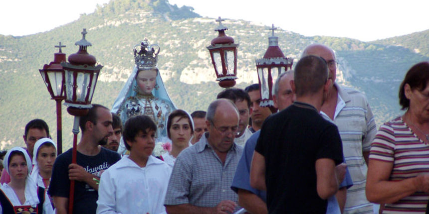 Blagdani Velike Gospe i Sv. Roka na Ižu (foto: Z. Sutlović) Blagdani Velike Gospe i Sv. Roka na Ižu (foto: Z. Sutlović)