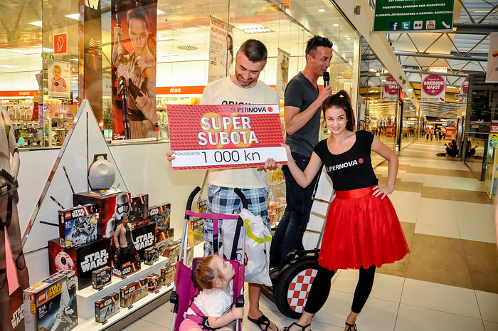 Povratak u školu i Supernova super subota! Foto: Iva Perinčić Povratak u školu i Supernova super subota! Foto: Iva Perinčić