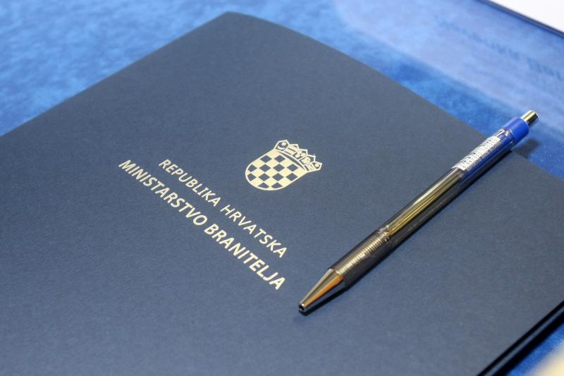 Pod nazivom Ponosno nase na Poljani Sime Budnica prvi put postavljen sajam na kojem su braniteljske udruge predstavile svoje proizvode. Photo: Dino Stanin/PIXSELL Pod nazivom Ponosno nase na Poljani Sime Budnica prvi put postavljen sajam na kojem su braniteljske udruge predstavile svoje proizvode. Photo: Dino Stanin/PIXSELL