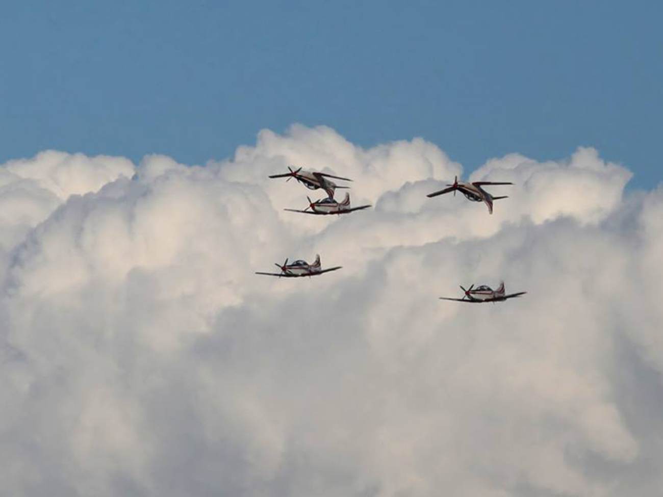 Akrobacije “Krila Oluje” iznad Šibenika, foto: Boris Stanić