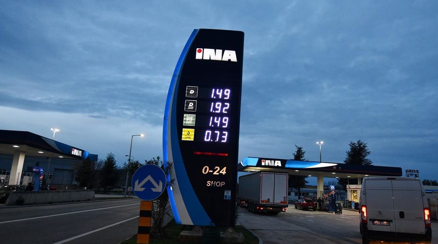 Nove vece cijene goriva na benzinskim postajama u Republici Hrvatskoj Nove vece cijene goriva na benzinskim postajama u Republici Hrvatskoj
