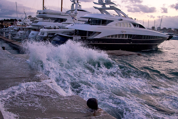 Tramontana u Zadru 17. prosinca 2011., Foto: Leo Banić Tramontana u Zadru 17. prosinca 2011., Foto: Leo Banić